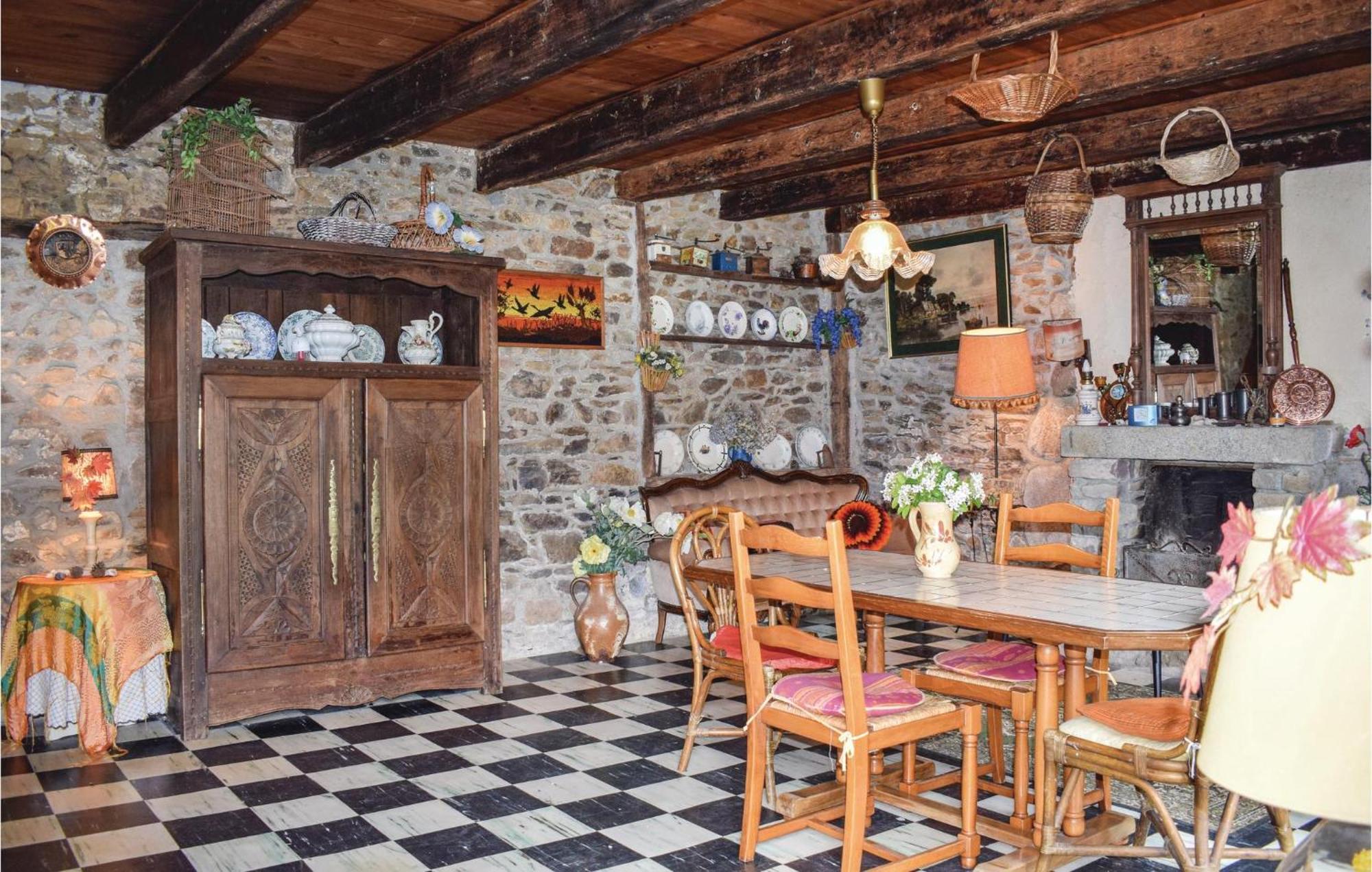 Lovely Home In Le Faouet With Kitchen Екстериор снимка