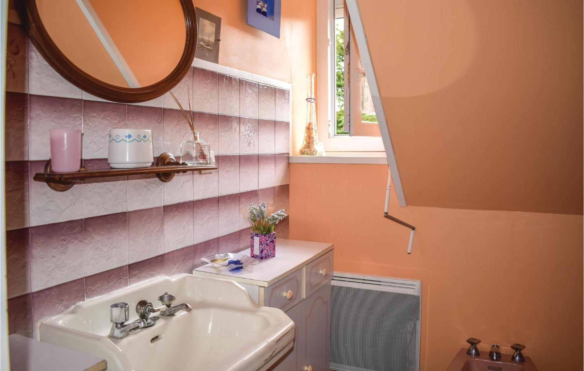 Lovely Home In Le Faouet With Kitchen Екстериор снимка
