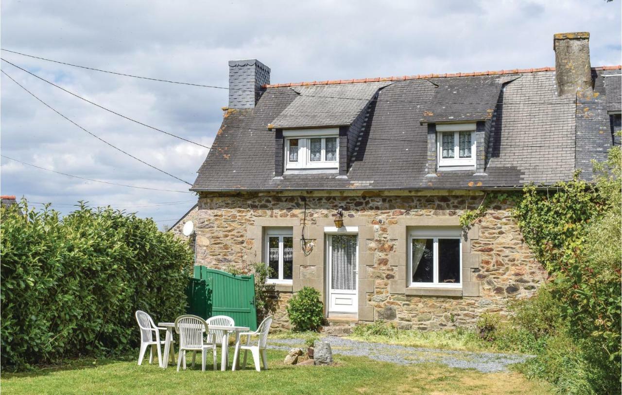 Lovely Home In Le Faouet With Kitchen Екстериор снимка